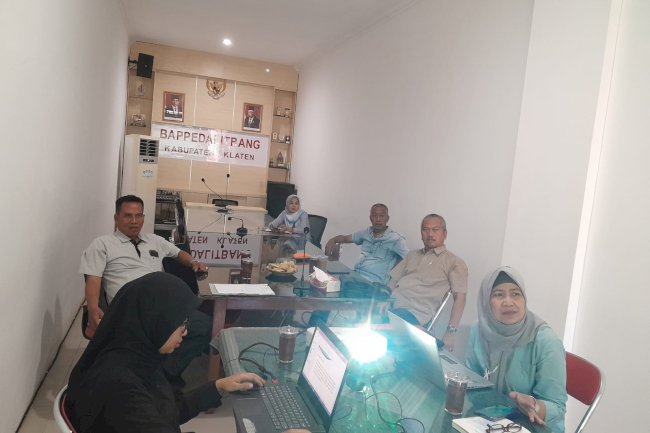 BAPPEDALITBANG FASILITASI PENGISIAN WEBSITE FORUM CSR KABUPATEN KLATEN 