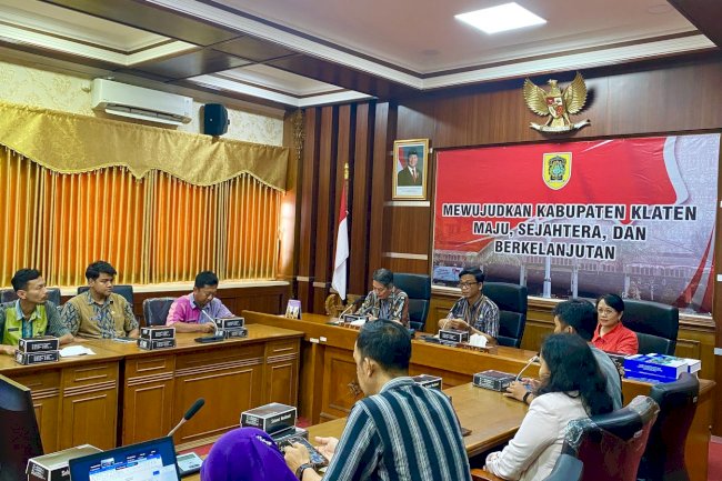 PENYAMPAIAN LAPORAN AKHIR STUDI KELAYAKAN PENINGKATAN SISTEM PENYEDIAAN AIR MINUM DI SOLO RAYA