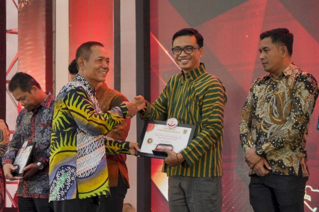 RAIH NILAI SAKIP TERBAIK, BAPPERIDA DAPATKAN KLATEN AWARD