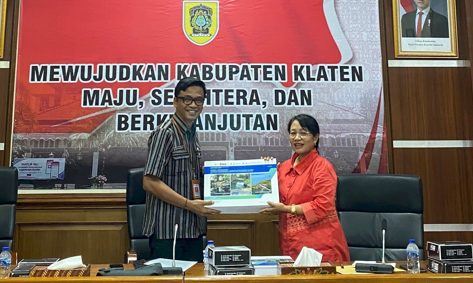 PENYAMPAIAN LAPORAN AKHIR STUDI KELAYAKAN PENINGKATAN SISTEM PENYEDIAAN AIR MINUM DI SOLO RAYA