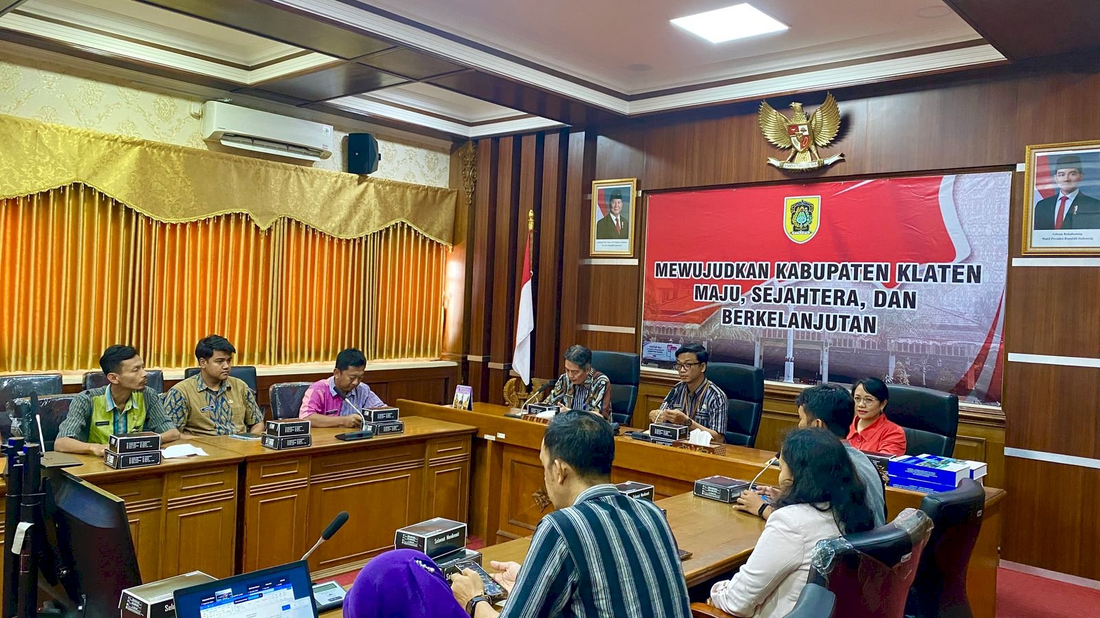 PENYAMPAIAN LAPORAN AKHIR STUDI KELAYAKAN PENINGKATAN SISTEM PENYEDIAAN AIR MINUM DI SOLO RAYA