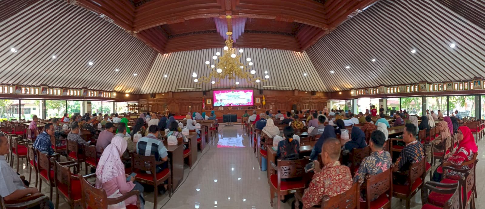 JARING ASPIRASI PEMANGKU KEPENTINGAN BAPPERIDA GELAR FORUM KONSULTASI PUBLIK RANWAL RPJMD 