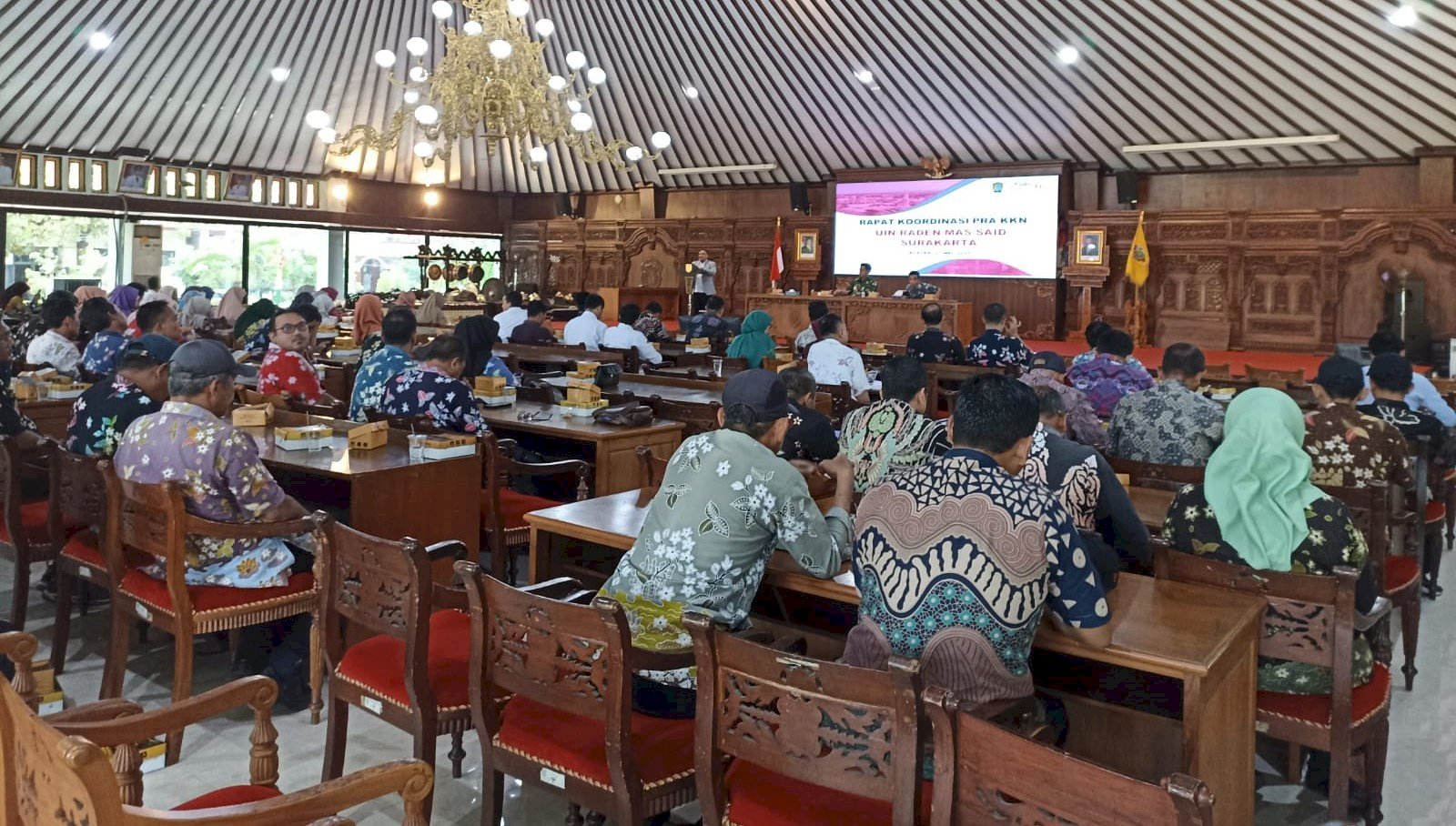BUPATI HARAPKAN KKN UIN RADEN MAS SAID GALI POTENSI DESA DI KLATEN