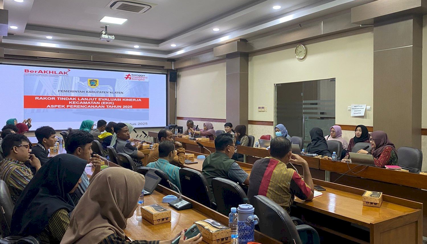 EVALUASI KINERJA KECAMATAN BUKAN HANYA BENTUK EVALUASI KINERJA