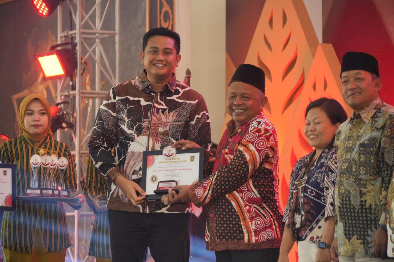 BUPATI APRESIASI PENINGKATAN INOVASI DAN PELAYANAN PUBLIK MELALUI KLATEN AWARD 2025
