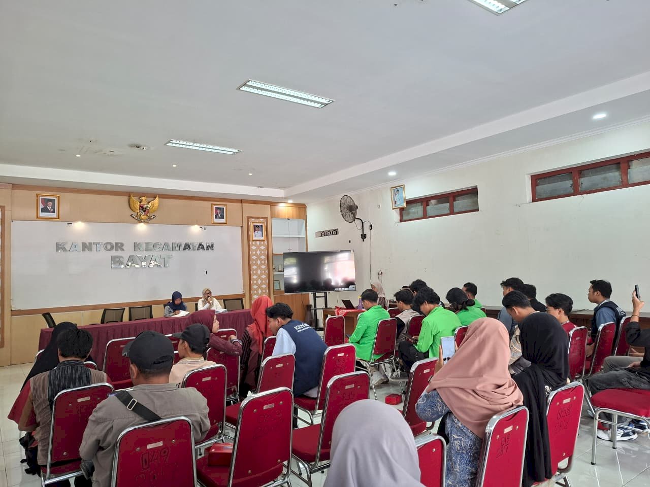 BAPPERIDA LAKSANAKAN MONEV KKN TAHUN 2026 SERTA PENDAMPINGAN PENGINPUTAN INOVASI DAERAH DI KECAMATAN BAYAT