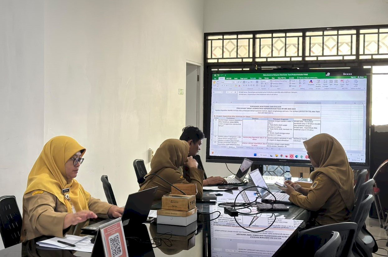 VERIFIKASI DATA PEMANTAUAN DAN EVALUASI PENCAPAIAN TARGET ADMINISTRASI KEPENDUDUKAN