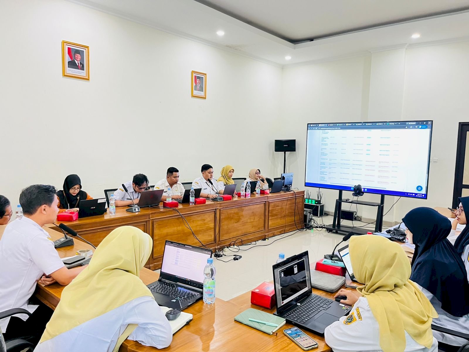BAPPERIDA KLATEN GELAR DESK RANCANGAN AWAL DAFTAR DATA TAHUN 2027