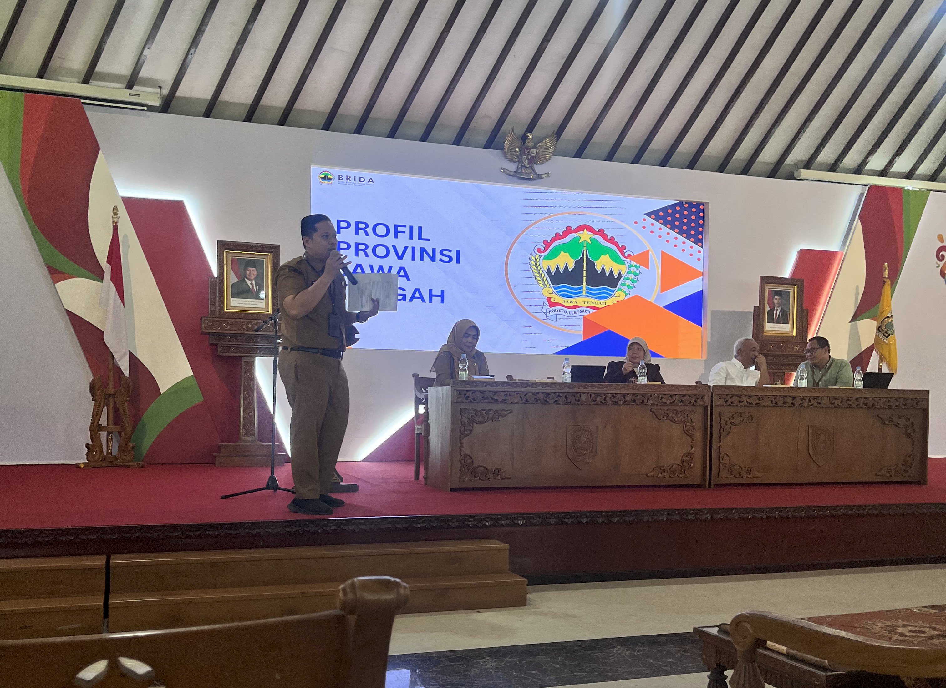 KOLABORASI PENGUATAN INOVASI DESA MELALUI KKN MBANGUN DESA UNTUK MENINGKATKAN DAYA SAING DESA